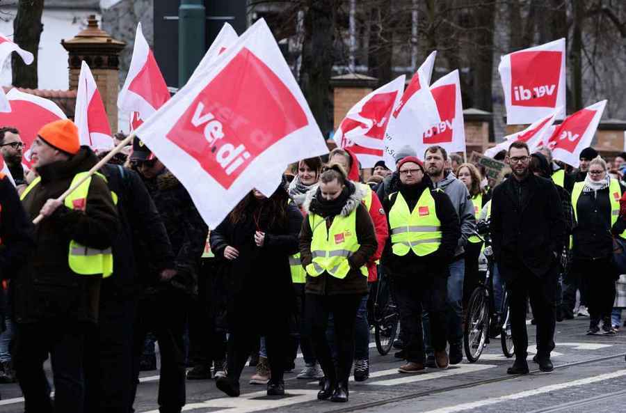 公共交通幾乎停擺 德國數十年來最大規模罷工
