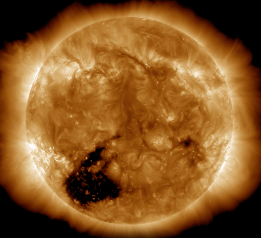 2023年3月23日，NASA拍攝到太陽表面比地球大30倍的日冕洞。（NASA影片截圖）