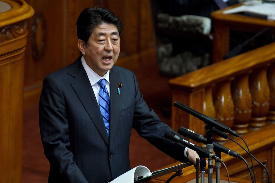 日本首相安倍24日在國會表示，沒有美國，TPP將失去意義。（TORU YAMANAKA/AFP/Getty Images）