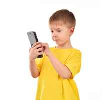 研究：手機對幼兒危害大 好習慣須儘早培養