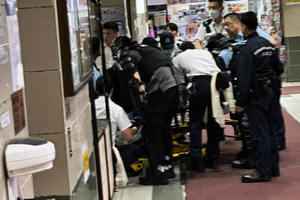 男子持刀闖小西灣食肆高呼要報警及見記者 遭警制服送院