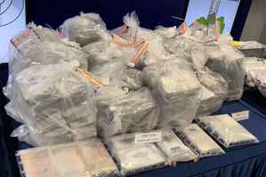 警方破兩販毒集團  檢獲1.9億元毒品 部份藏護膚品包裝內