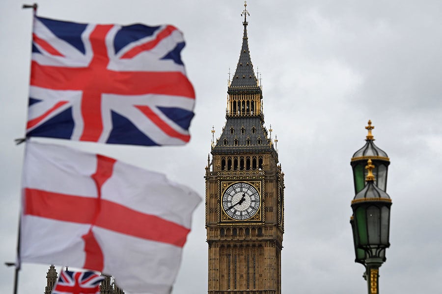 英國國會下議院以384-114票的壓倒性多數通過英國政府提交的脫歐法案，最快將於今年3月底啟動脫歐。（BEN STANSALL/AFP/Getty Images）