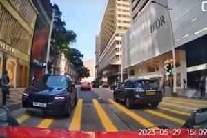 【有片】寶馬尖沙咀廣東道逆線？ 網民：香港變到越嚟越搞笑