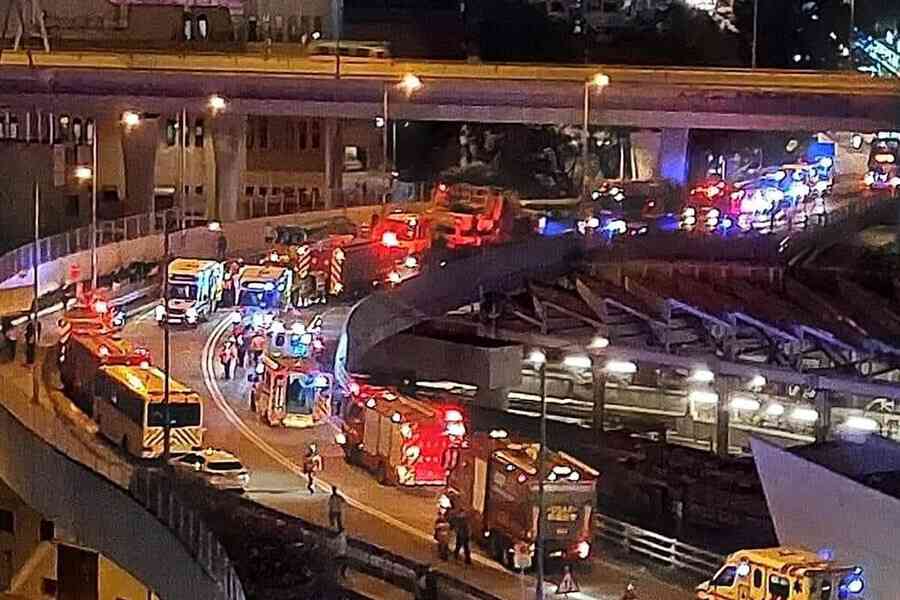 小巴撞工程車 車頂被劏開 9乘客送院