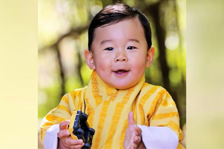 不丹小王子一歲了 萌照偷走你的心