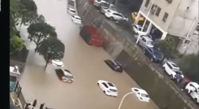 中國多地暴雨  地鐵站變「水池」