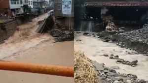 陝西遭遇山洪泥石流 道路被淹 房屋倒塌