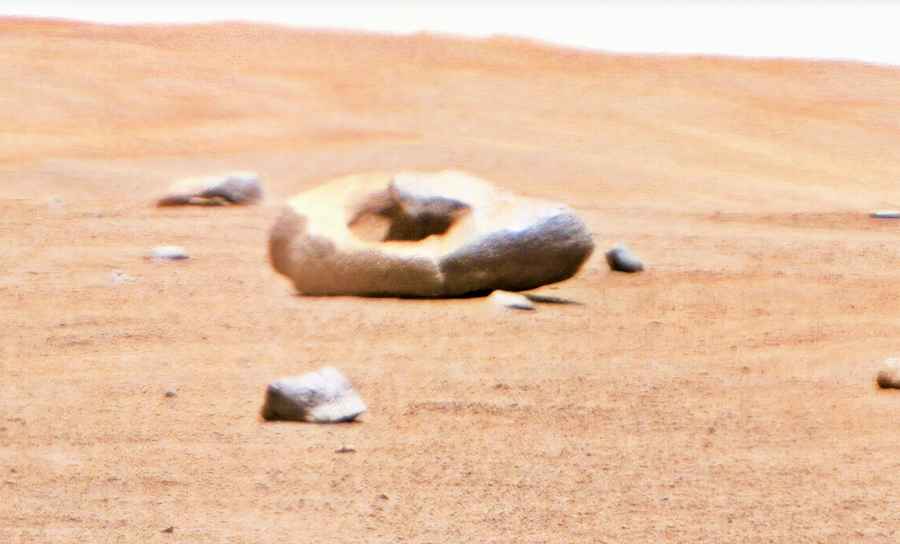 火星探測器拍到神秘怪石 形狀似「甜甜圈」