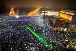 【圖片新聞】羅馬尼亞50萬人上街 促政府下台 民怨高漲
