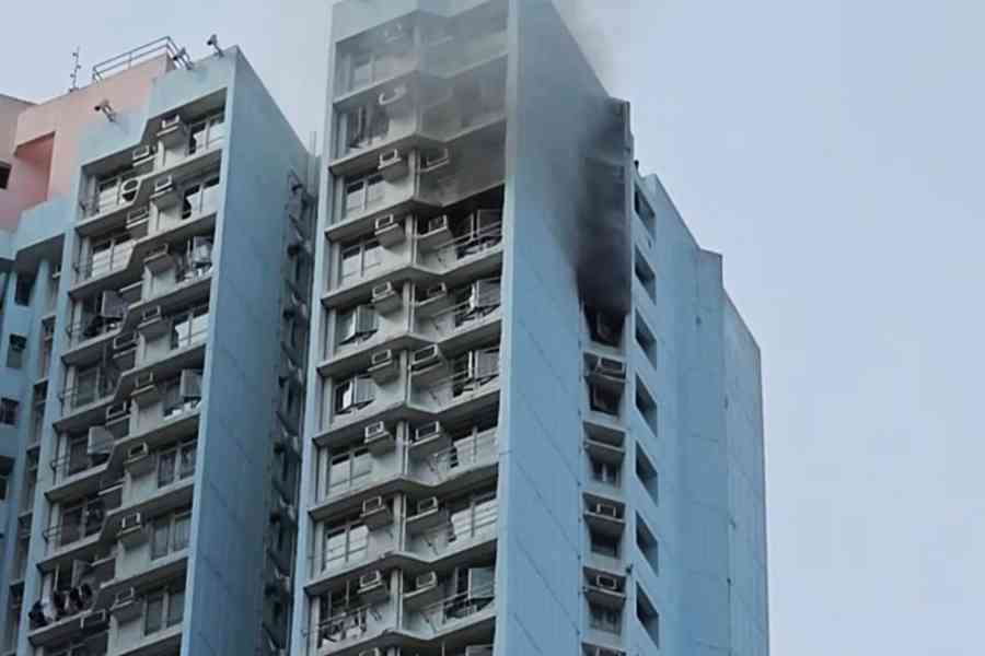 國際大刀會 | 樂信樓一單位起火 四女送院