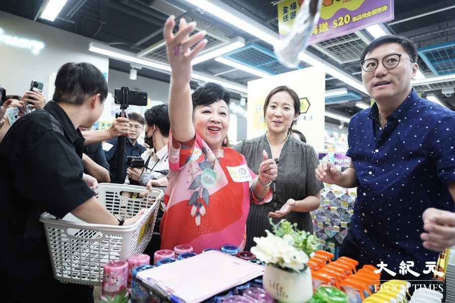 薛家燕代言香港靈芝品牌天芝寶