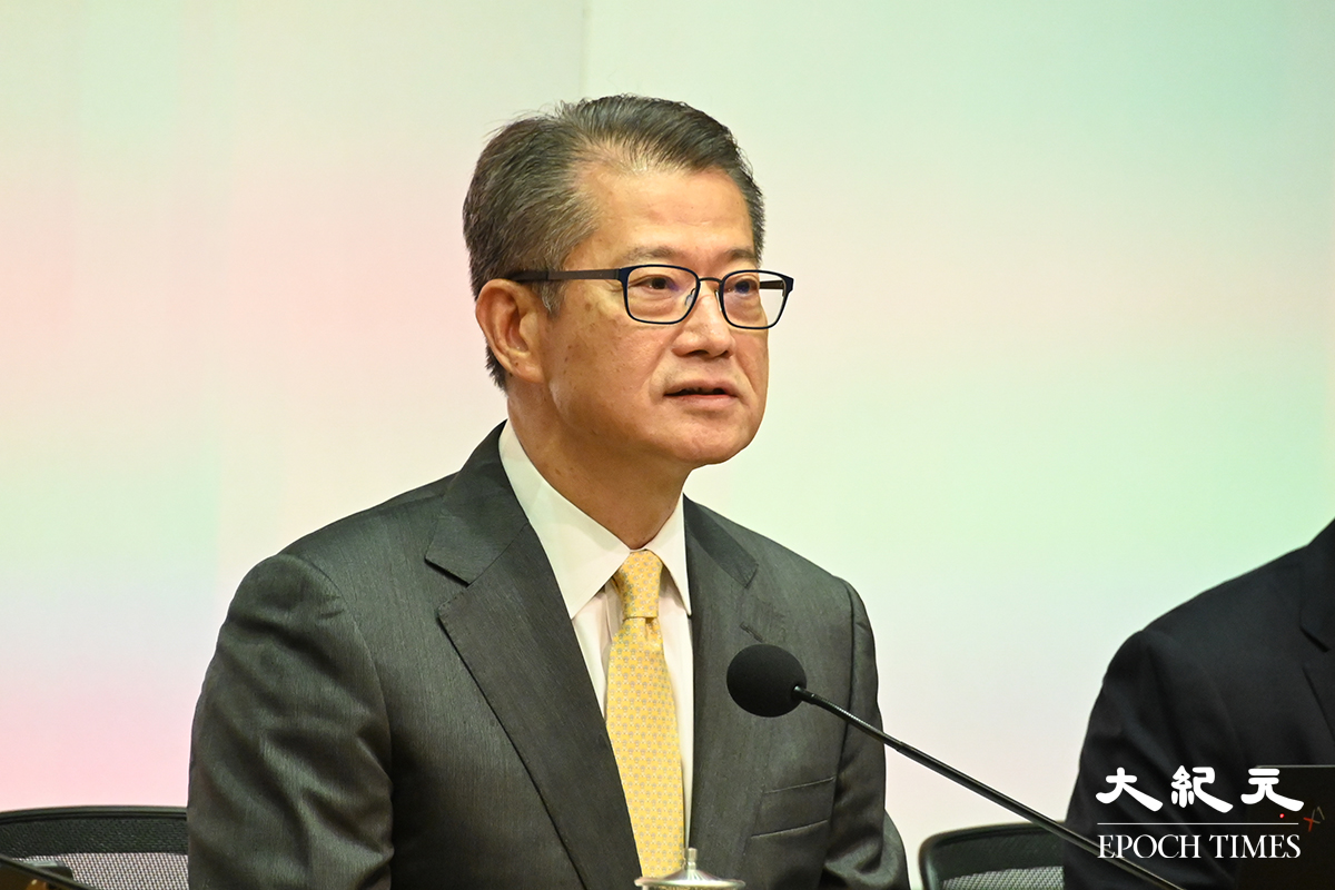 財政司司長陳茂波表示，去年12月成立香港引進重點企業辦公室，至今已吸引約30家企業。資料圖片。（郭威利／大紀元）