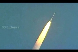 印度火箭載104顆衛星升空 破航天史發射紀錄