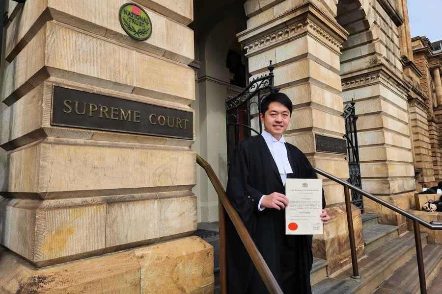 許智峯成澳洲律師後首出庭：一個小里程碑