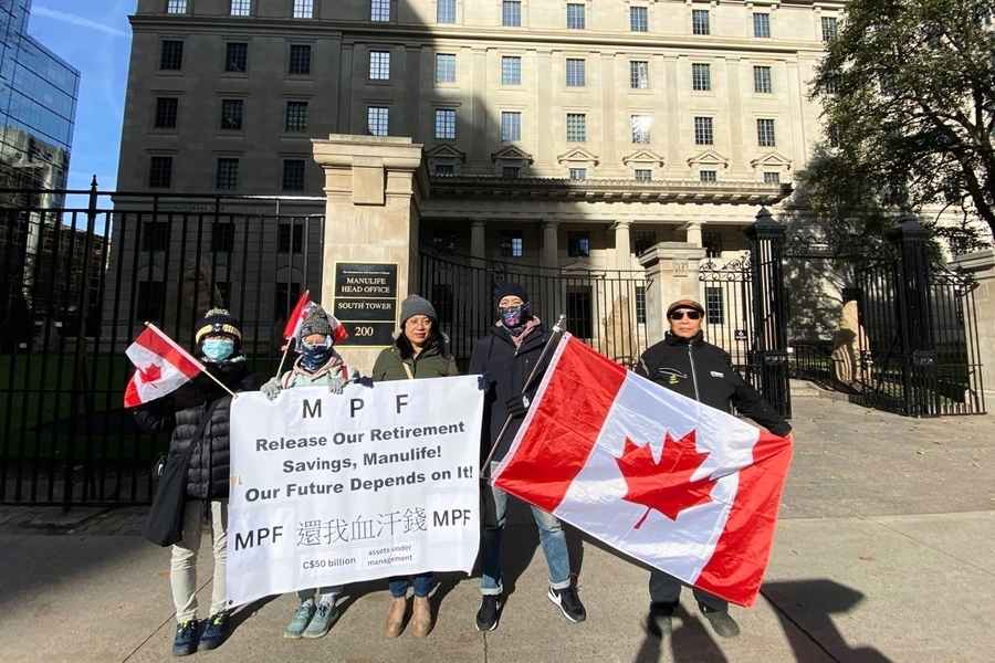 領強積金受阻 港人加拿大宏利總部抗議