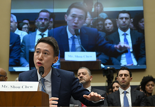 3月23日，TikTok 首席執行官周受資在美國國會眾議院參加聽證。 (JIM WATSON/AFP via Getty Images)