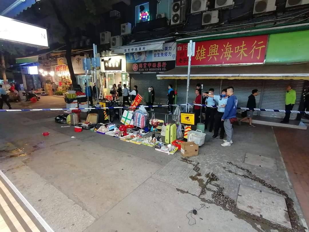 警員封鎖現場調查。（香港突發報料區 fb 圖片）