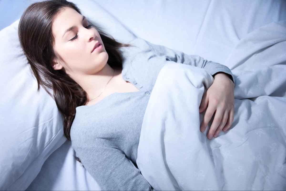 在中醫看來，越睡越累可能是因為臟腑能量出現異常。(Fotolia)