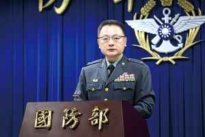 台灣國防部偵獲2枚中共探空氣球越台海中線（有片）