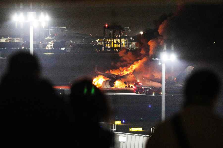 羽田機場意外客機乘客全疏散 專家：完美發揮