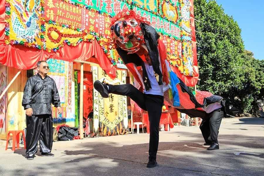 【紀載香港】69歲西人萬里赴港拜師學舞貔貅 師徒恩情重傳承