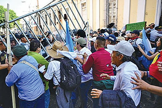 危地馬拉國會現爭議 新總統就職典禮被推遲