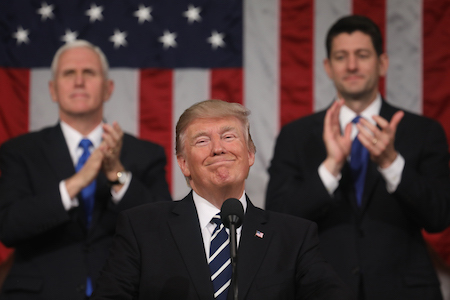 特朗普2月28日晚首次對國會演講，獲得了各界的積極評價。（Jim Lo Scalzo – Pool/Getty Images）