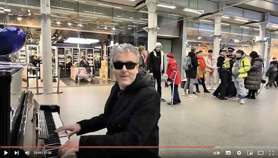 影片播放超過970萬次 倫敦火車站鋼琴家Dr K：我不反華