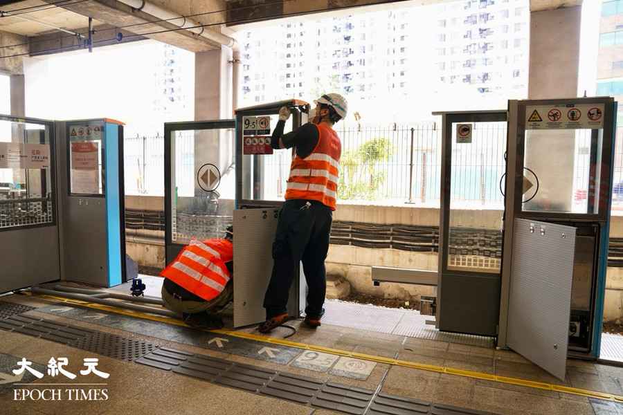 東鐵綫更新自動月台閘門工程 料2025年完成
