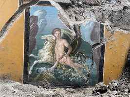 考古新發現：龐貝古城精美壁畫面世 