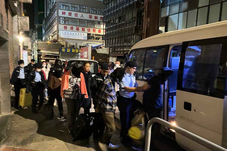 警拘14人檢680萬大麻花 6男涉串謀行劫