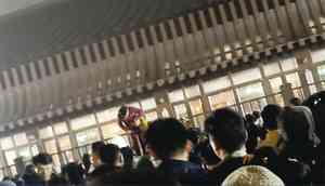 普陀山三萬遊客滯留 有人被擠暈