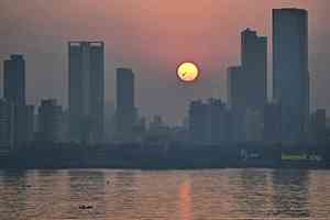 印度熱浪來襲氣溫飆至46℃  電視女主播昏倒