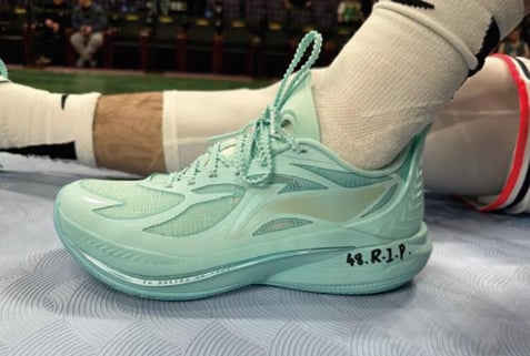 廣東籃球員球鞋上寫「48 R.I.P」表哀悼
