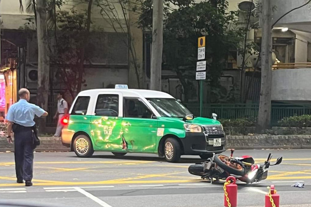 的士電單車商業大馬路疑相撞 女騎士送院