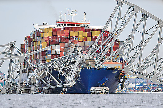 美宣布巴爾的摩港重新開放 貿易活動恢復