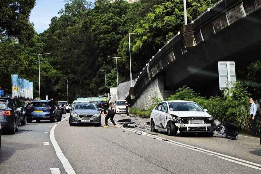 大埔公路六車連環相撞 1司機受傷送院