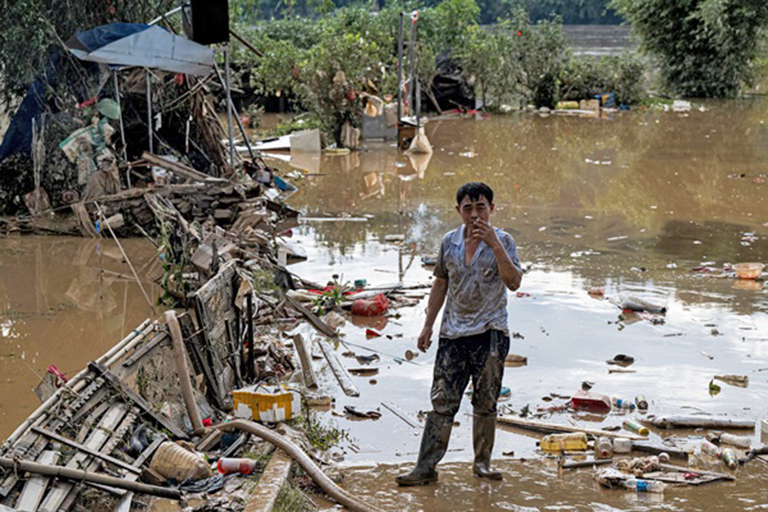 廣東梅州洪災過後 街道一片泥濘