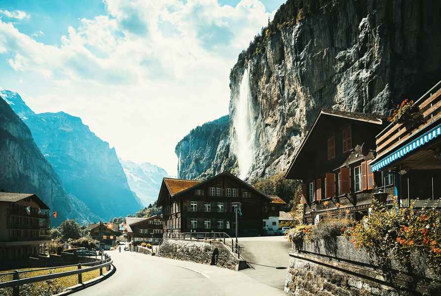 童話般的12個瑞士小鎮 (中)