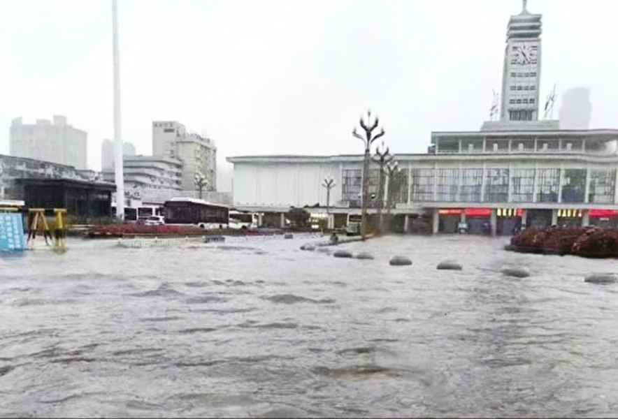 長沙強降水 火車站、地鐵被淹