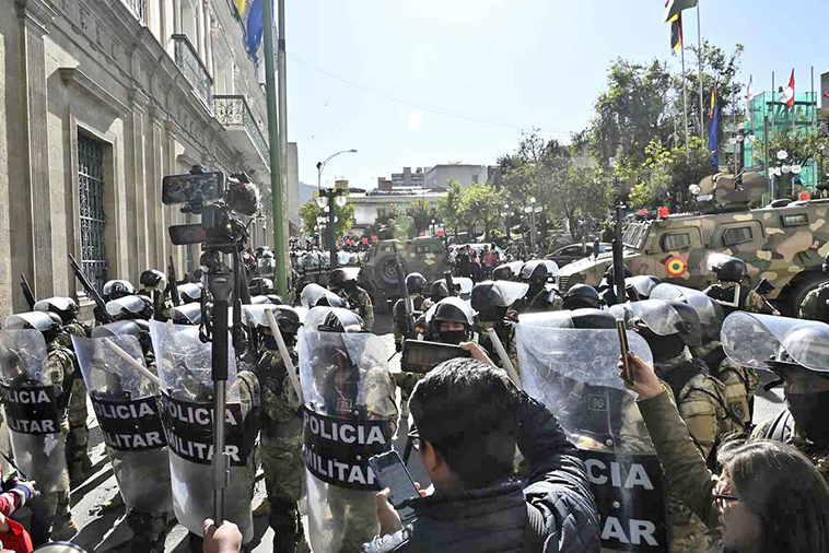 玻利維亞士兵佔領中央廣場 總統稱面臨政變