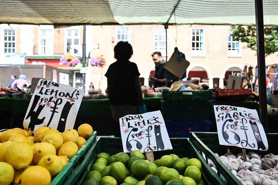 英國8月通脹維持在2.2% 機票價格升逾一成