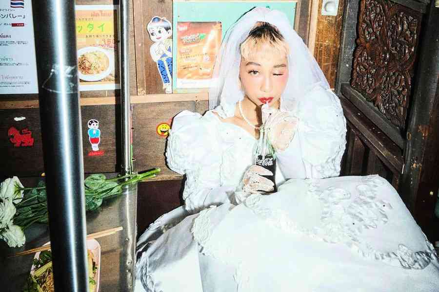 日本歌手青山黛瑪曬婚紗照宣布結婚