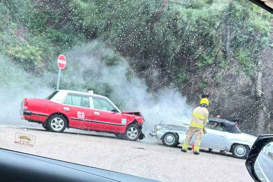 域多利道三車相撞 七旬司機受傷送院