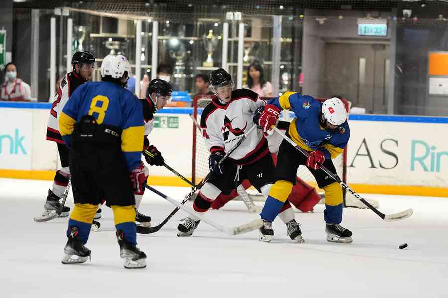 冰球邀請賽 港隊代表同奪男女子組冠軍