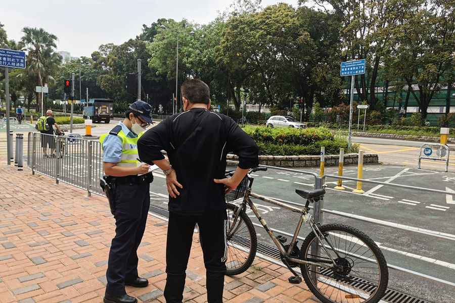 新界北總區打擊電動單車滑板車 拘35人 最老83歲