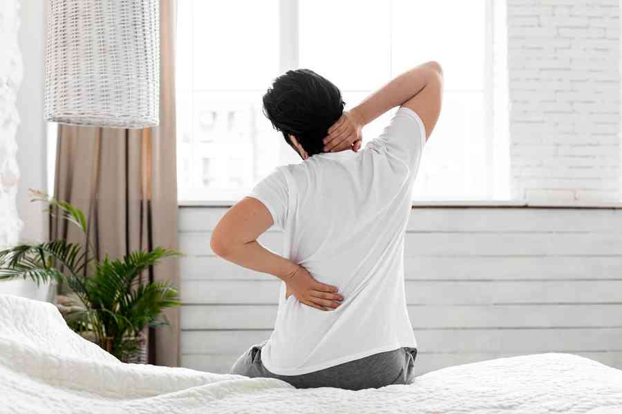 用力姿態不對 恐至脊椎滑脫 5動作緩解腰痛