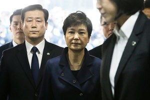 朴槿惠被逮捕 移送至首爾看守所