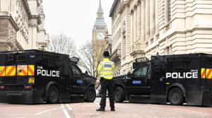 恐襲後 裝甲警車駐守倫敦街頭